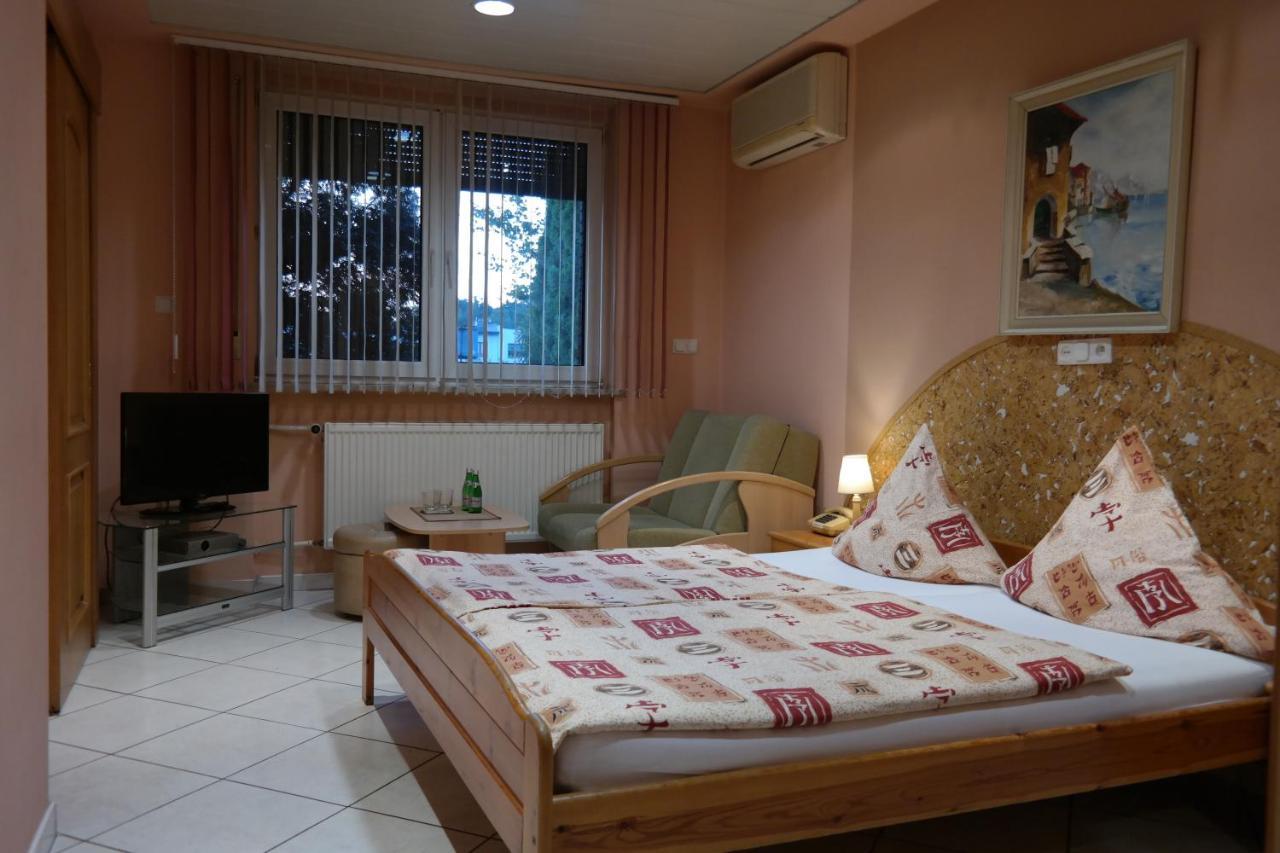 Villamirage Tarnowskie Gory Bagian luar foto